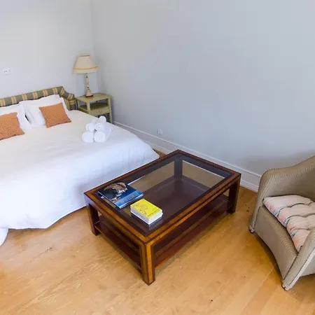 Light Filled 2br In Artsy Quarter Lisboa